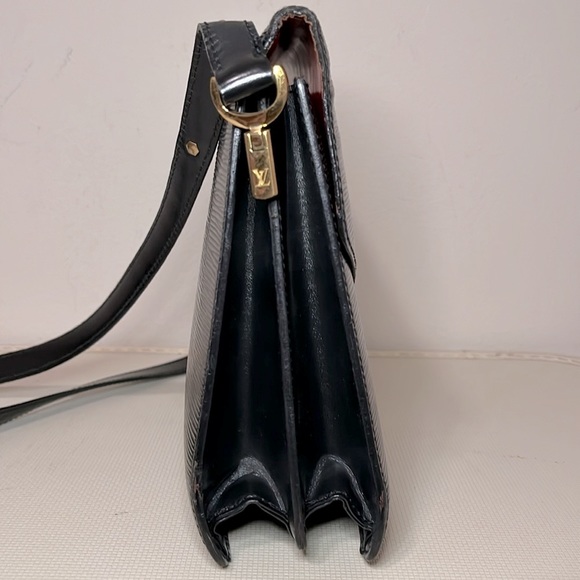 Louis Vuitton Black Epi Red Bullet Shoulder Bag - Picture 4 of 16